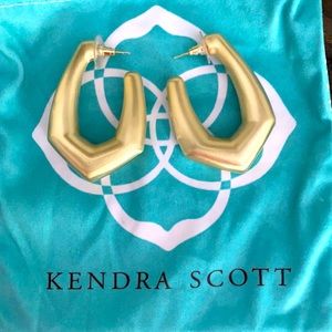 Kendra Scott Earrings- Like brand new!
